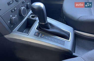 Хэтчбек Opel Astra 2005 в 