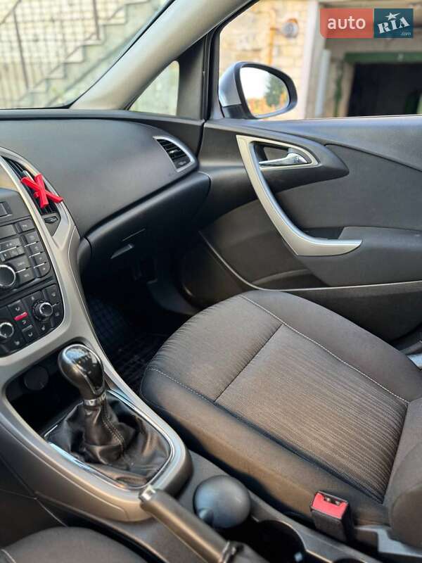 Универсал Opel Astra 2011 в Львове фото 2 Универсал Opel Astra 2011 в Львове
