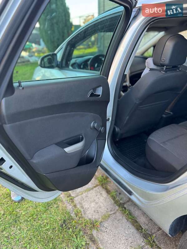 Универсал Opel Astra 2011 в Львове фото 5 Универсал Opel Astra 2011 в Львове