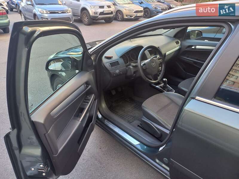 Универсал Opel Astra 2009 в Софиевской Борщаговке