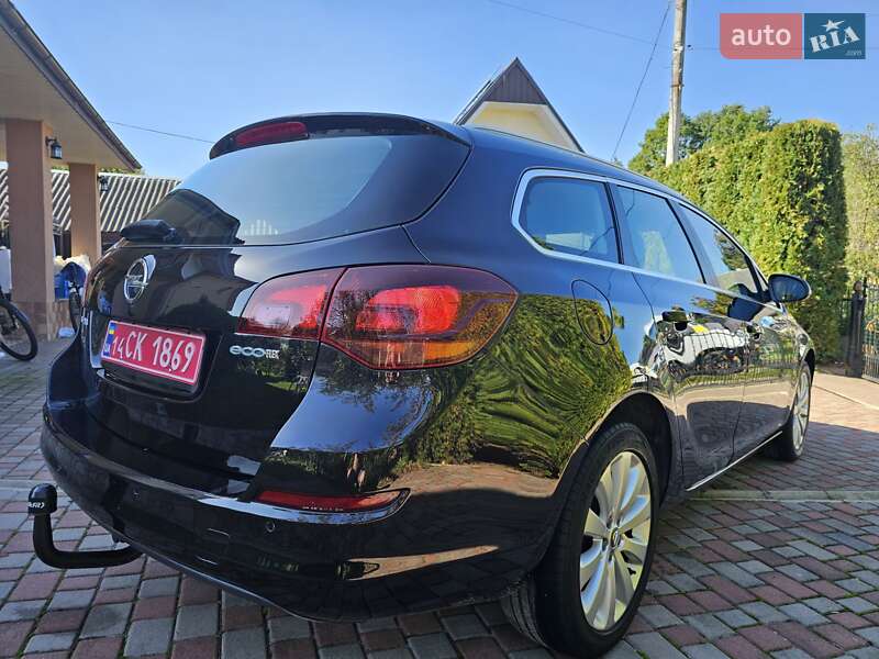 Универсал Opel Astra 2011 в Калуше