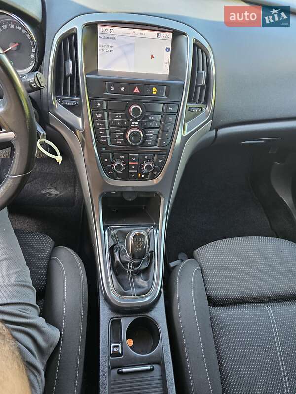 Универсал Opel Astra 2011 в Калуше