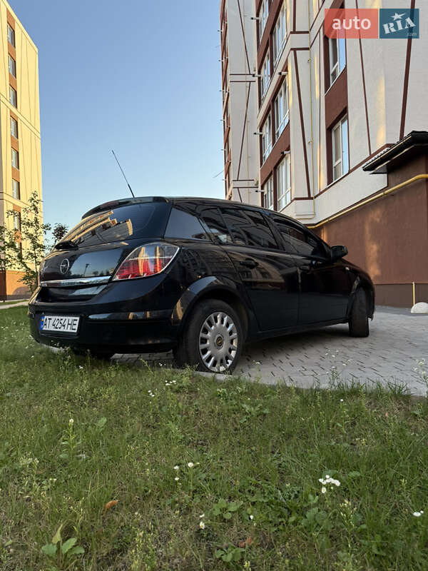 Хэтчбек Opel Astra 2009 в Ивано-Франковске