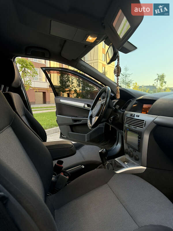 Хэтчбек Opel Astra 2009 в Ивано-Франковске