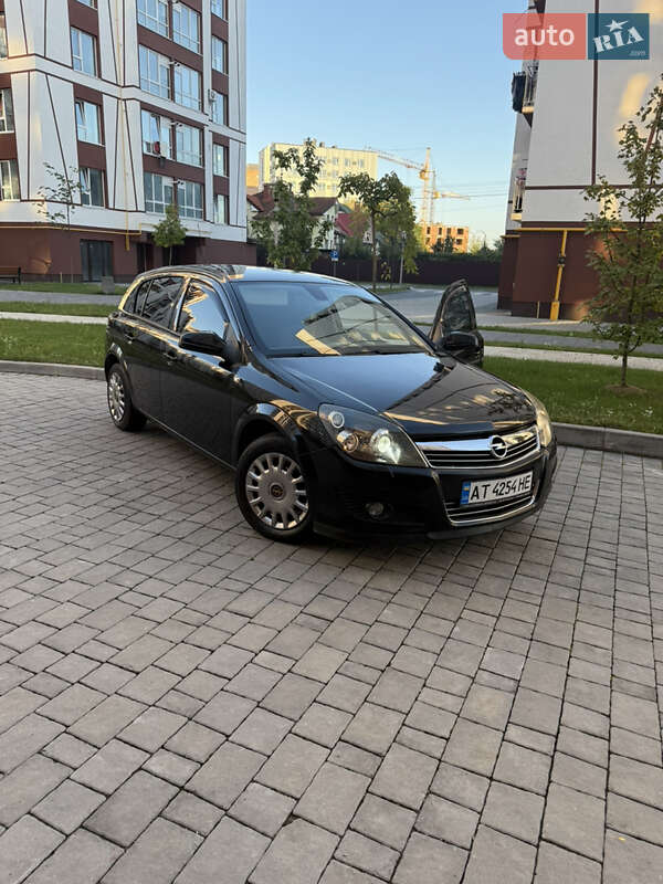 Хэтчбек Opel Astra 2009 в Ивано-Франковске