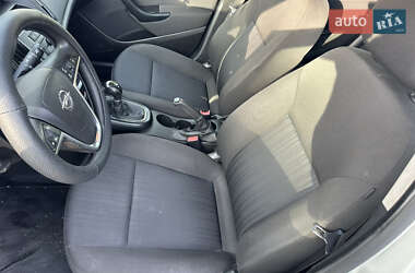 Универсал Opel Astra 2010 в 
