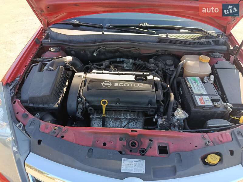 Хэтчбек Opel Astra 2013 в Киеве фото 2 Хэтчбек Opel Astra 2013 в Киеве