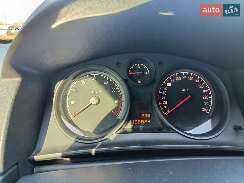 Хэтчбек Opel Astra 2013 в Киеве фото 11 Хэтчбек Opel Astra 2013 в Киеве