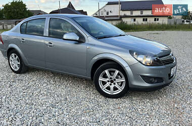 Седан Opel Astra 2011 в 
