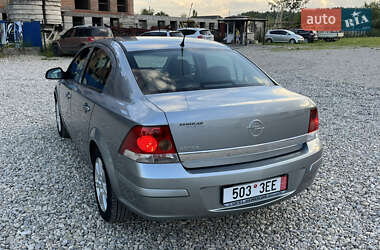 Седан Opel Astra 2011 в 