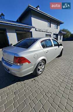 Седан Opel Astra 2011 в 
