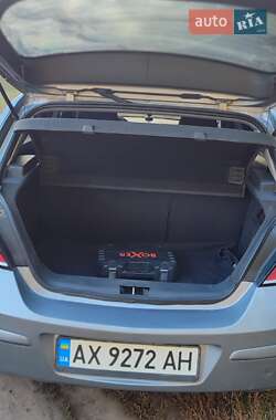 Хетчбек Opel Astra 2006 в Валках