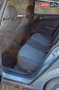Хетчбек Opel Astra 2006 в 