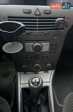 Универсал Opel Astra 2004 в 