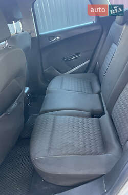 Универсал Opel Astra 2013 в 