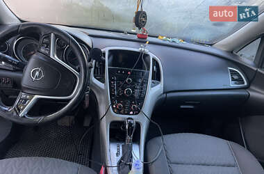 Универсал Opel Astra 2013 в 