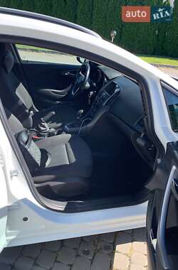 Универсал Opel Astra 2013 в 