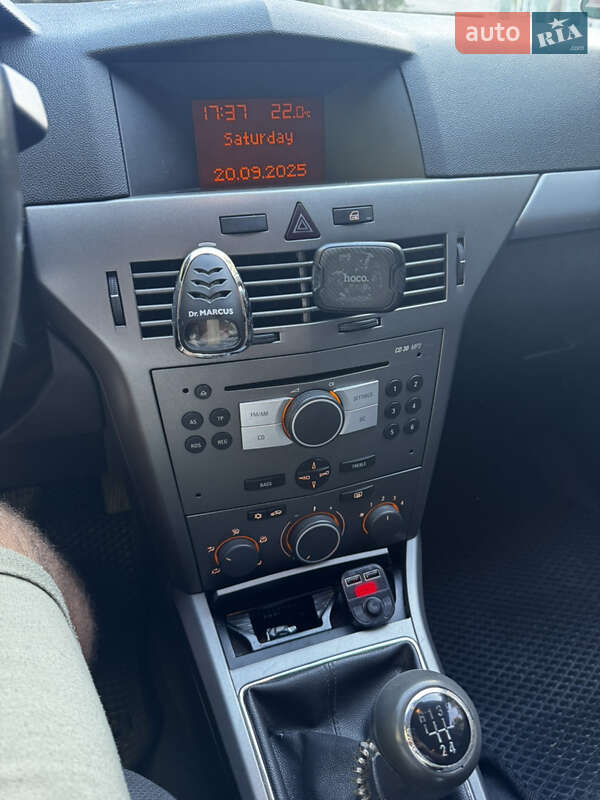 Хэтчбек Opel Astra 2006 в Дрогобыче