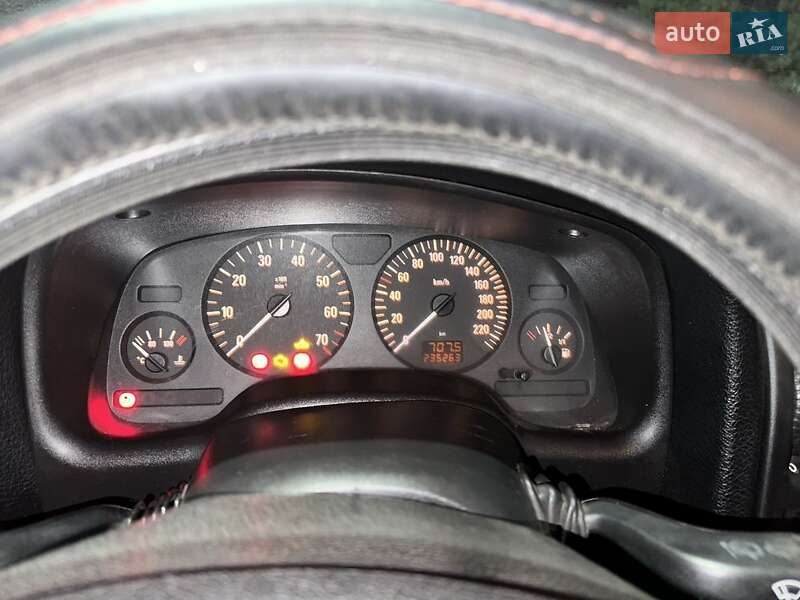 Хетчбек Opel Astra 2004 в Козятині
