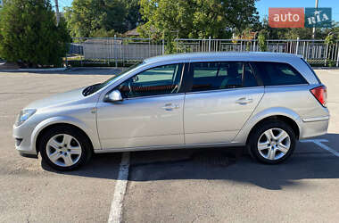 Универсал Opel Astra 2010 в 