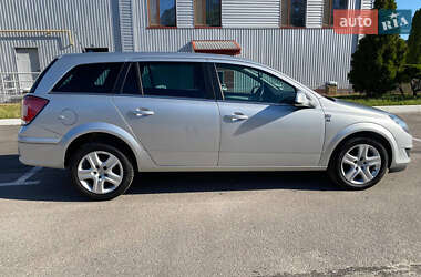 Универсал Opel Astra 2010 в 