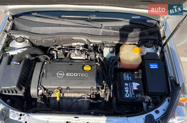 Универсал Opel Astra 2010 в 