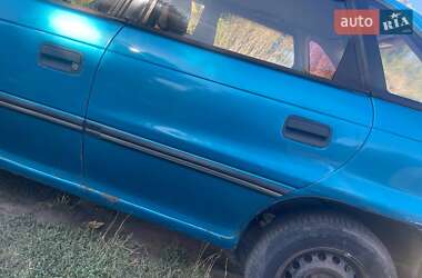 Хэтчбек Opel Astra 1993 в 