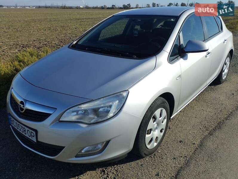 Opel Astra 2010
