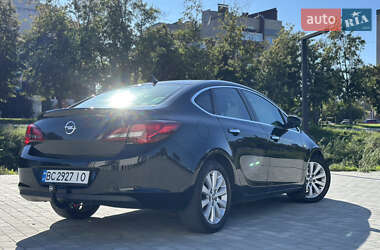 Седан Opel Astra 2012 в 