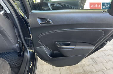 Седан Opel Astra 2012 в 