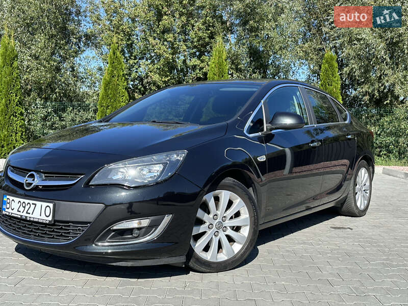 Opel Astra 2012