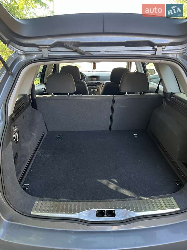 Универсал Opel Astra 2004 в Николаеве