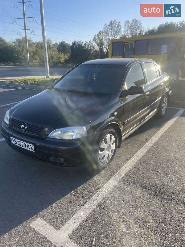 Седан Opel Astra 2008 в Гайсине