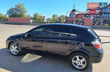 Хэтчбек Opel Astra 2004 в 