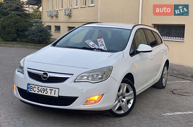 Универсал Opel Astra 2011 в 
