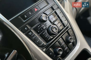 Универсал Opel Astra 2011 в 