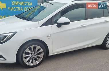 Універсал Opel Astra 2018 в Житомирі