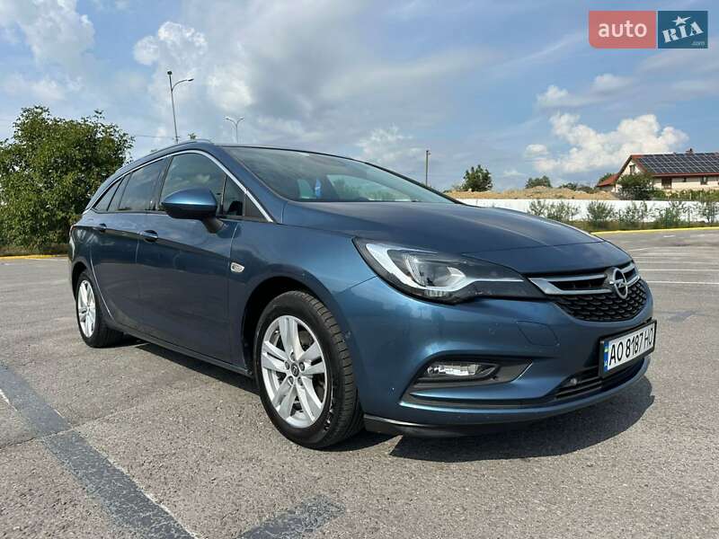 Универсал Opel Astra 2016 в Ужгороде