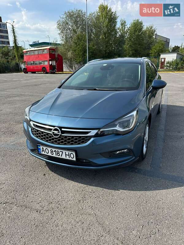 Универсал Opel Astra 2016 в Ужгороде