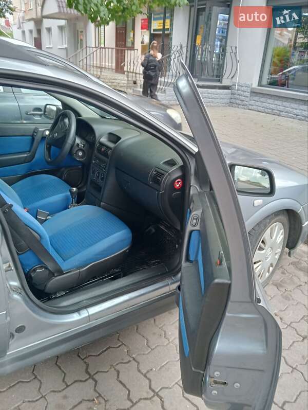 Универсал Opel Astra 2004 в Ровно