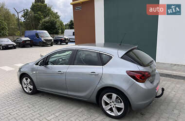 Хэтчбек Opel Astra 2010 в 