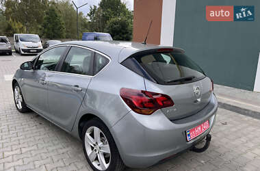 Хэтчбек Opel Astra 2010 в 