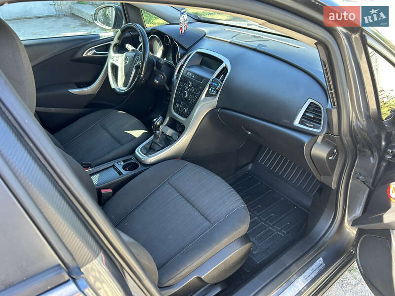 Хэтчбек Opel Astra 2010 в Черкассах