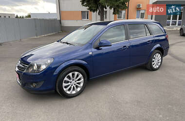Универсал Opel Astra 2010 в 