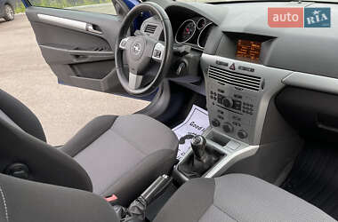 Универсал Opel Astra 2010 в 