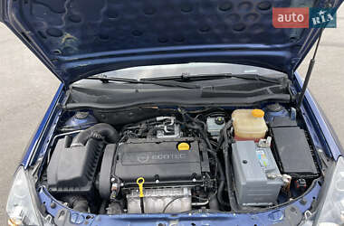 Универсал Opel Astra 2010 в 