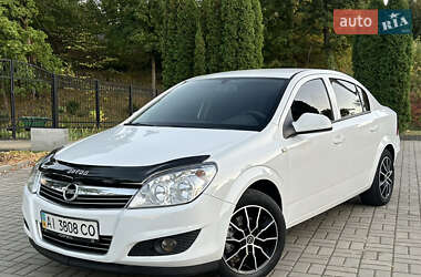 Седан Opel Astra 2012 в Прилуках
