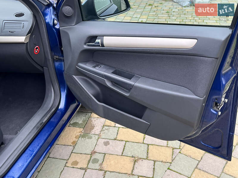 Универсал Opel Astra 2008 в Яворове