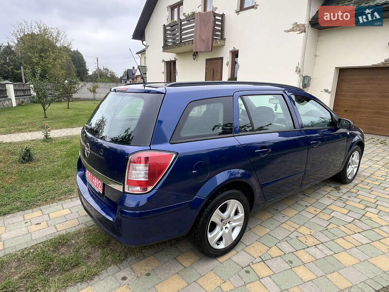Универсал Opel Astra 2008 в Яворове