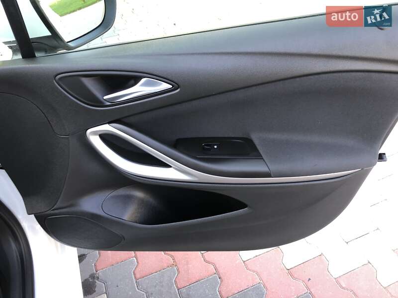 Универсал Opel Astra 2019 в Теофиполе